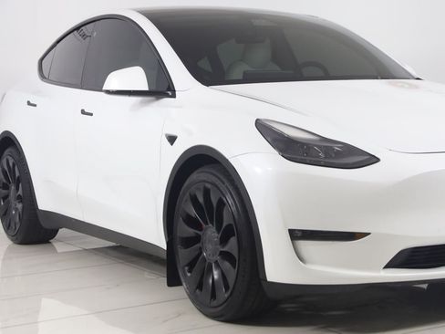 Used 2022 Tesla Model Y Performance AWD/4WD image 37