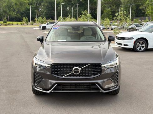 Used 2024 Volvo XC60 B5 Core w/ Protection Package Premier image 2