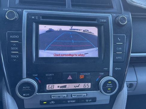 Used 2013 Toyota Camry XLE w/ Leather Pkg image 13