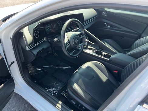 Used 2021 Hyundai Elantra Limited FWD image 11