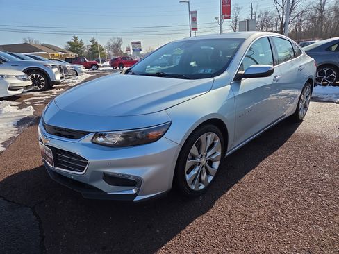 Used 2017 Chevrolet Malibu Premier w/ Premier Sun and Wheel Package image 7