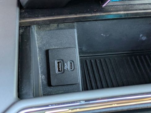 Used 2022 Ford F350 Lariat image 30