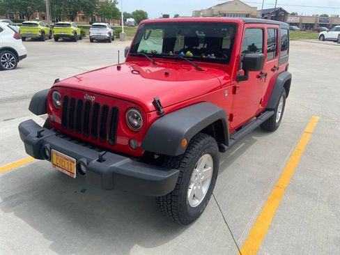 Used 2018 Jeep Wrangler Unlimited Sport S AWD/4WD image 2