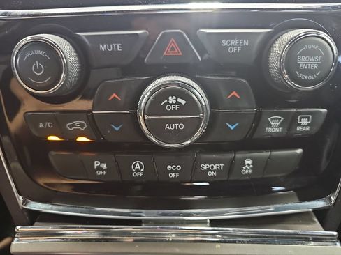 Used 2020 Jeep Grand Cherokee Laredo w/ Quick Order Package 2BN North AWD/4WD image 23