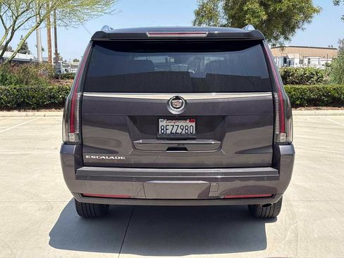 Used 2015 Cadillac Escalade ESV Premium AWD/4WD image 4