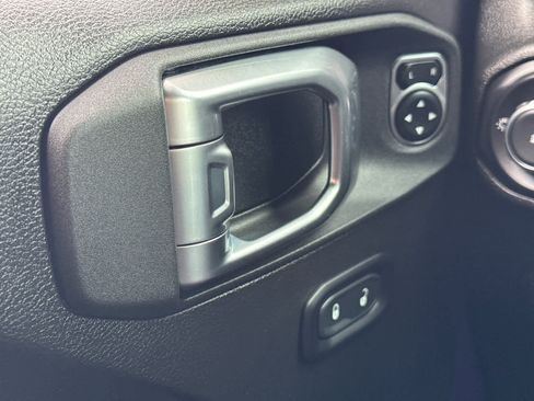 Used 2023 Jeep Wrangler Freedom Edition image 22