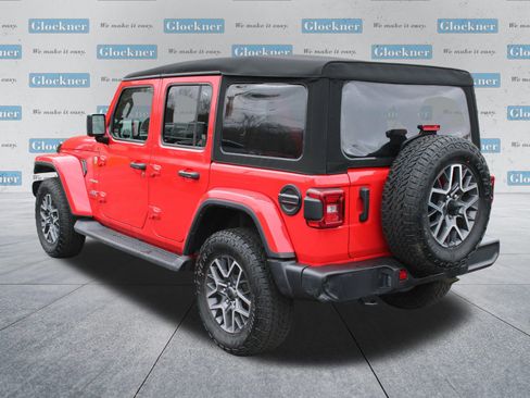 Used 2024 Jeep Wrangler Unlimited Sahara AWD/4WD image 8