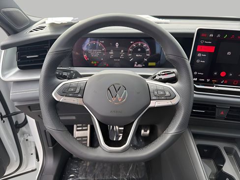 New 2026 Volkswagen Tiguan SE R-Line AWD/4WD image 12