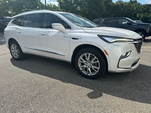 Used 2023 Buick Enclave Premium w/ Experience Buick Package FWD image 7