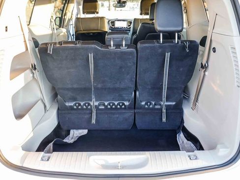 Certified 2024 Chrysler Pacifica Touring-L image 26