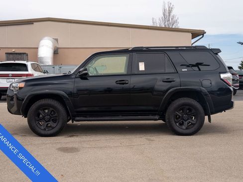 Used 2023 Toyota 4Runner SR5 Premium image 4