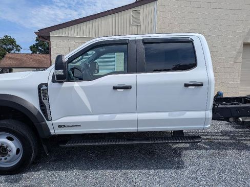 Used 2024 Ford F550 4x4 Crew Cab Super Duty image 3
