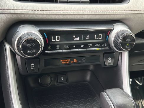 Used 2021 Toyota RAV4 XLE Premium AWD/4WD image 24