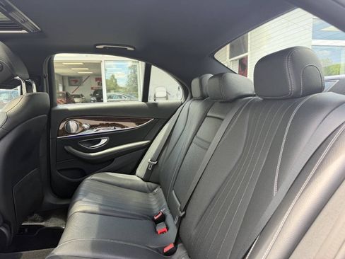 Used 2017 Mercedes-Benz E 300 4MATIC image 22