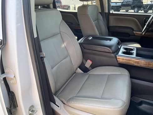 Used 2018 GMC Sierra 2500 SLT w/ Duramax Plus Package AWD/4WD image 15