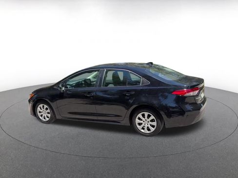 Used 2025 Toyota Corolla LE FWD image 8
