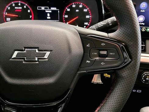 Used 2024 Chevrolet Trax RS FWD image 21