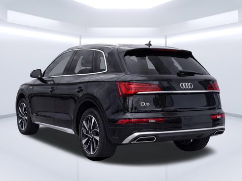 Used 2023 Audi Q5 2.0T Premium Plus w/ Premium Plus Package AWD/4WD image 3