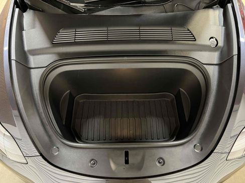 Used 2025 Tesla Model Y Long Range AWD/4WD image 77