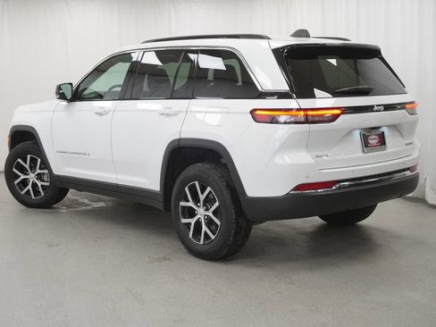 Used 2025 Jeep Grand Cherokee Limited AWD/4WD image 15