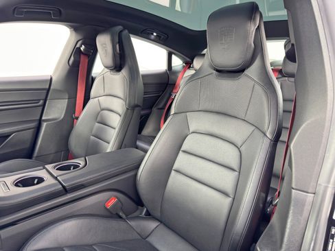 Used 2022 Porsche Taycan image 40