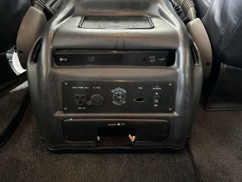 Used 2020 GMC Savana 2500 Extended w/ Enhanced Convenience Package RWD image 22