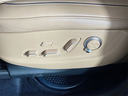 Used 2023 Genesis GV80 2.5T w/ Prestige Package image 12