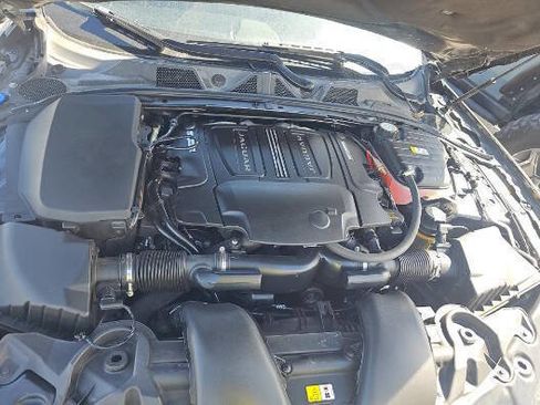 Used 2015 Jaguar XF Portfolio image 25