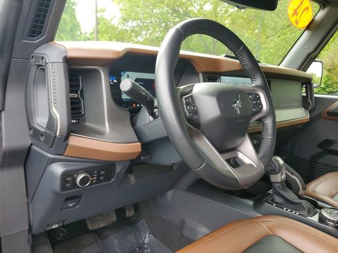 Used 2024 Ford Bronco Outer Banks AWD/4WD image 14