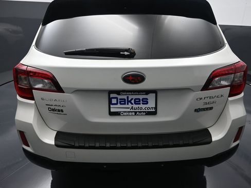 Used 2017 Subaru Outback 3.6R Limited image 35