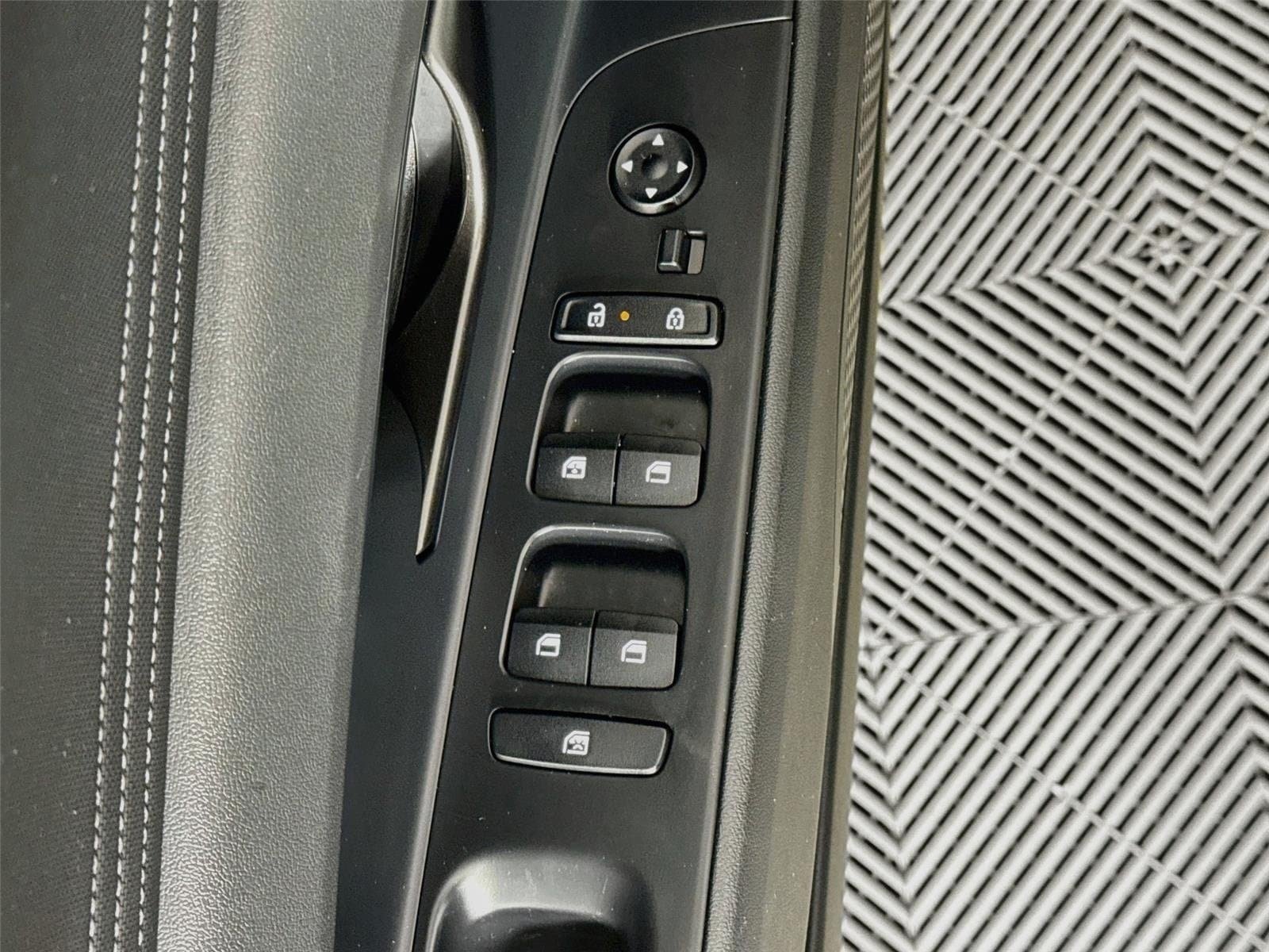 Certified 2025 Hyundai Elantra Sport FWD image 18