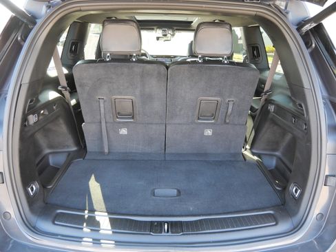 Used 2024 Jeep Grand Cherokee L Limited w/ Luxury Tech Group II image 18