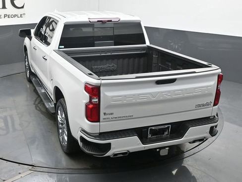 Used 2023 Chevrolet Silverado 1500 High Country w/ High Country Premium Package AWD/4WD image 56