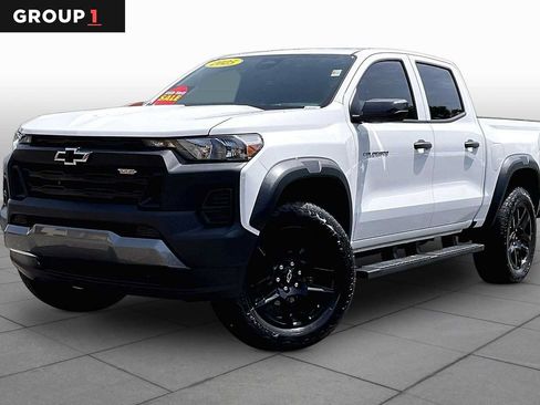 Used 2025 Chevrolet Colorado Trail Boss AWD/4WD image 1