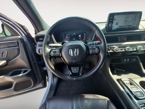 Used 2025 Honda Pilot Black Edition image 12