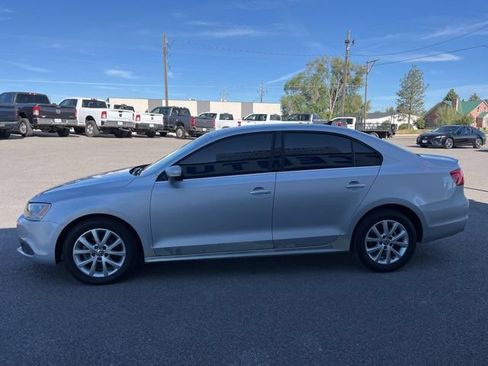 Used 2013 Volkswagen Jetta SE FWD image 16