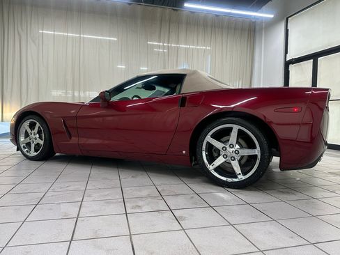 Used 2007 Chevrolet Corvette Convertible w/ Preferred Equipment Group RWD image 6