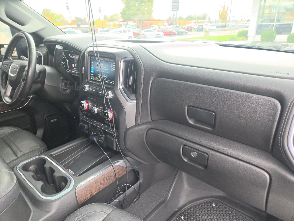 Used 2021 GMC Sierra 2500 Denali w/ Denali Black Diamond Edition AWD/4WD image 17