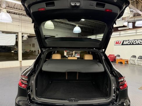 Used 2018 Porsche Macan image 40