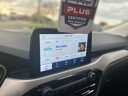 Used 2021 Ford Escape SE w/ SE Sport Appearance Package image 13