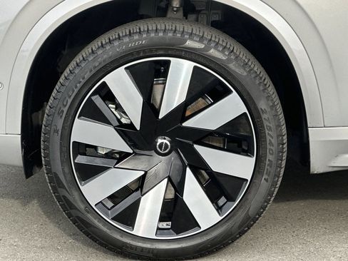 Certified 2023 Volvo XC90 T8 Ultimate image 11
