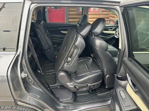 Used 2022 Subaru Ascent Limited w/ Technology Package image 28