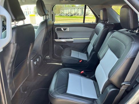 Used 2023 Ford Explorer XLT w/ Equipment Group 202A image 23