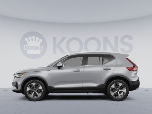 Used 2024 Volvo XC40 B5 Plus w/ Climate Package AWD/4WD image 2