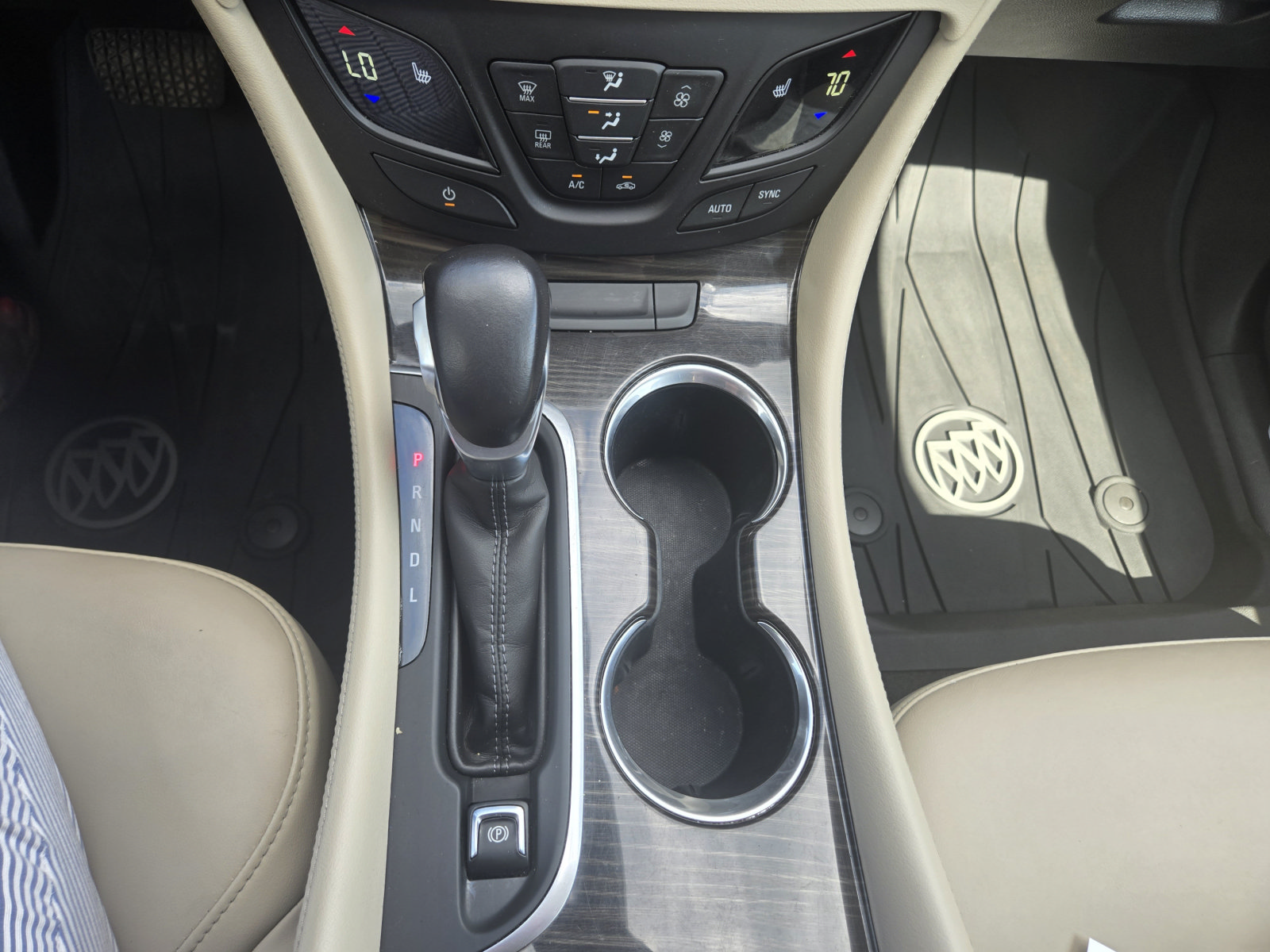 Used 2019 Buick Envision Essence w/ LPO, Active Package AWD/4WD image 24
