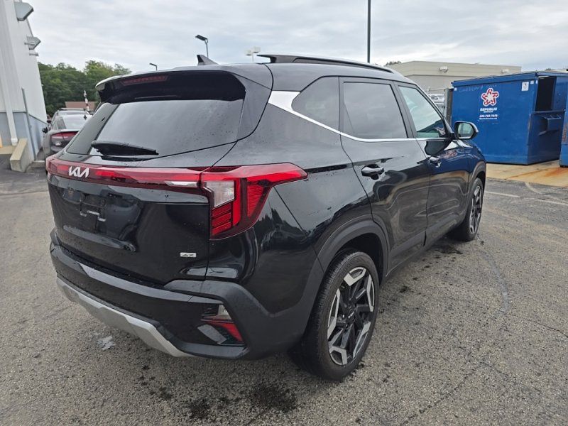 Used 2024 Kia Seltos SX w/ SX Sunroof Package AWD/4WD image 8