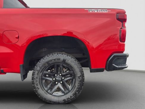 Used 2025 Chevrolet Silverado 1500 Custom Trail Boss AWD/4WD image 22