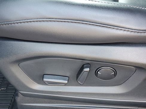 Certified 2022 Ford Explorer XLT w/ Equipment Group 202A image 10