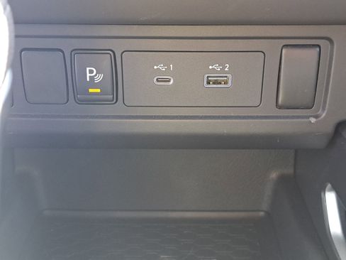 Certified 2025 Nissan Frontier SV image 23