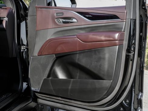 Used 2021 Cadillac Escalade Sport Platinum image 38